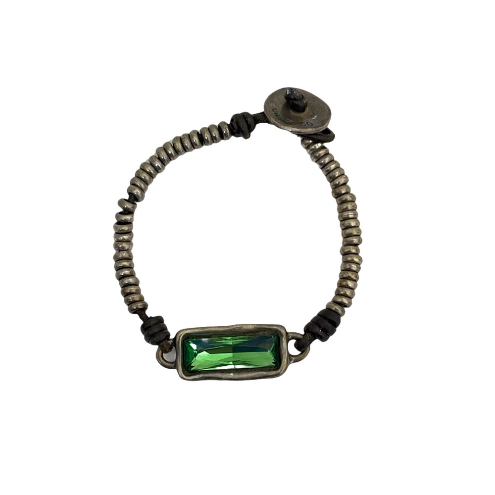 Uno de 50 bronze beaded emerald colored stone bracelet